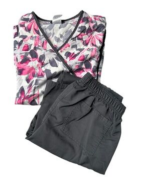 Floral V‑Neck Scrub Top & Elastic Waist Scrub Pants